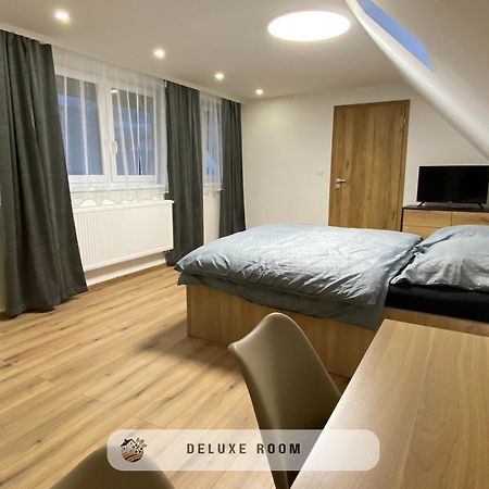 Apartmanovy Dom Visnove Exterior photo