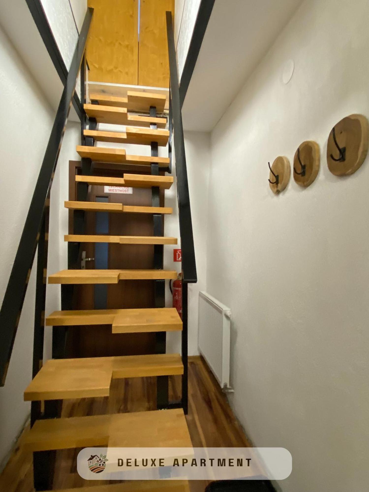 Apartmanovy Dom Visnove Exterior photo